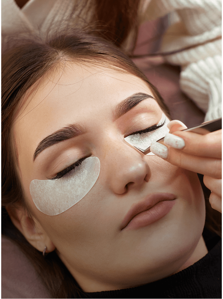 Beauty treatment involving eyelash extensions